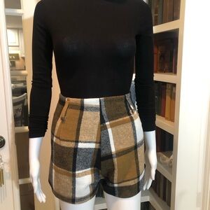 🩶 Plaid High-Waisted Women Shorts